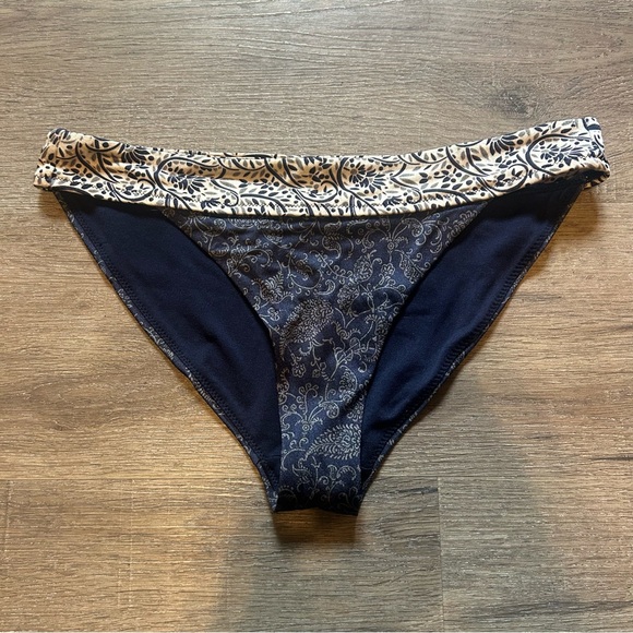 Athleta Blue Paisley Bikini Bottom XS GUC - Picture 1 of 3
